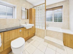 BATHROOM- click for photo gallery